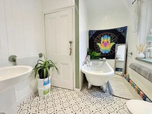 Photo 9- click for photo gallery